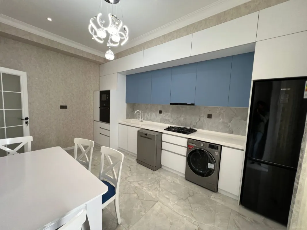 Kirayə verilir 3 otaqlı mənzil 115 m²