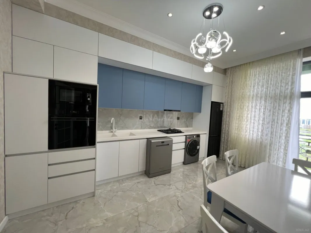 Kirayə verilir 3 otaqlı mənzil 115 m²