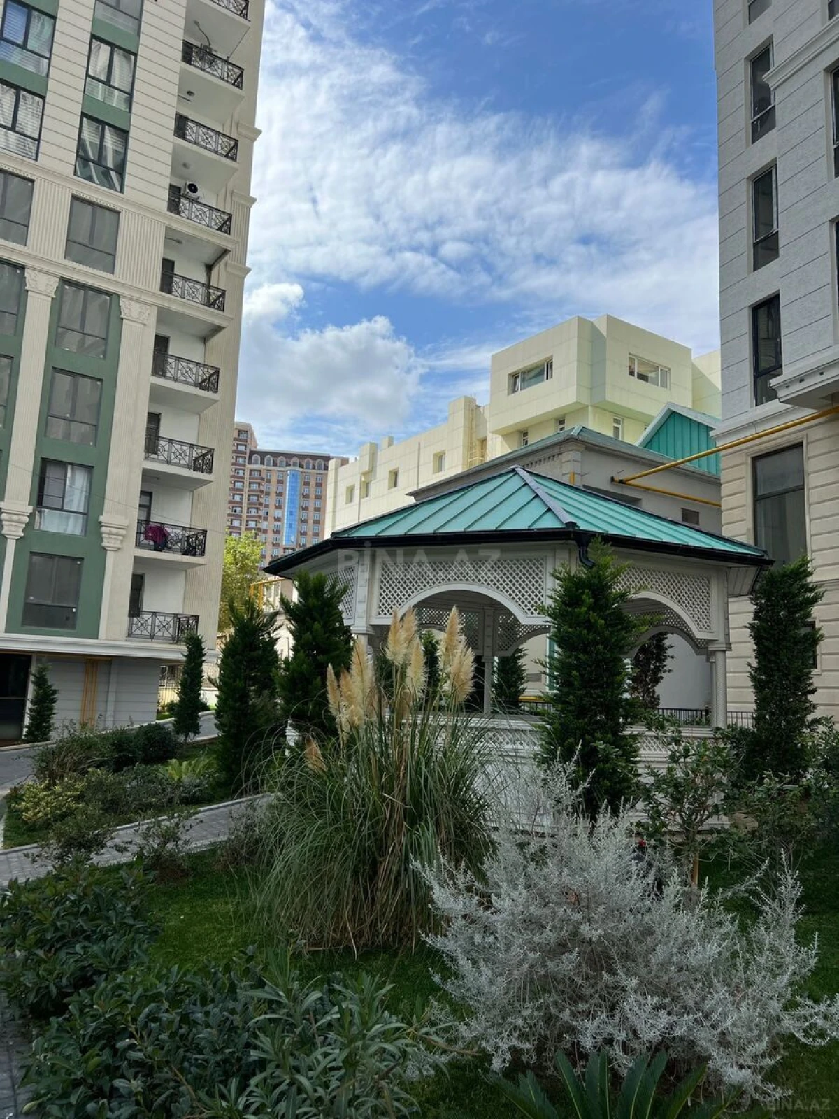 Kirayə verilir 3 otaqlı mənzil 115 m²