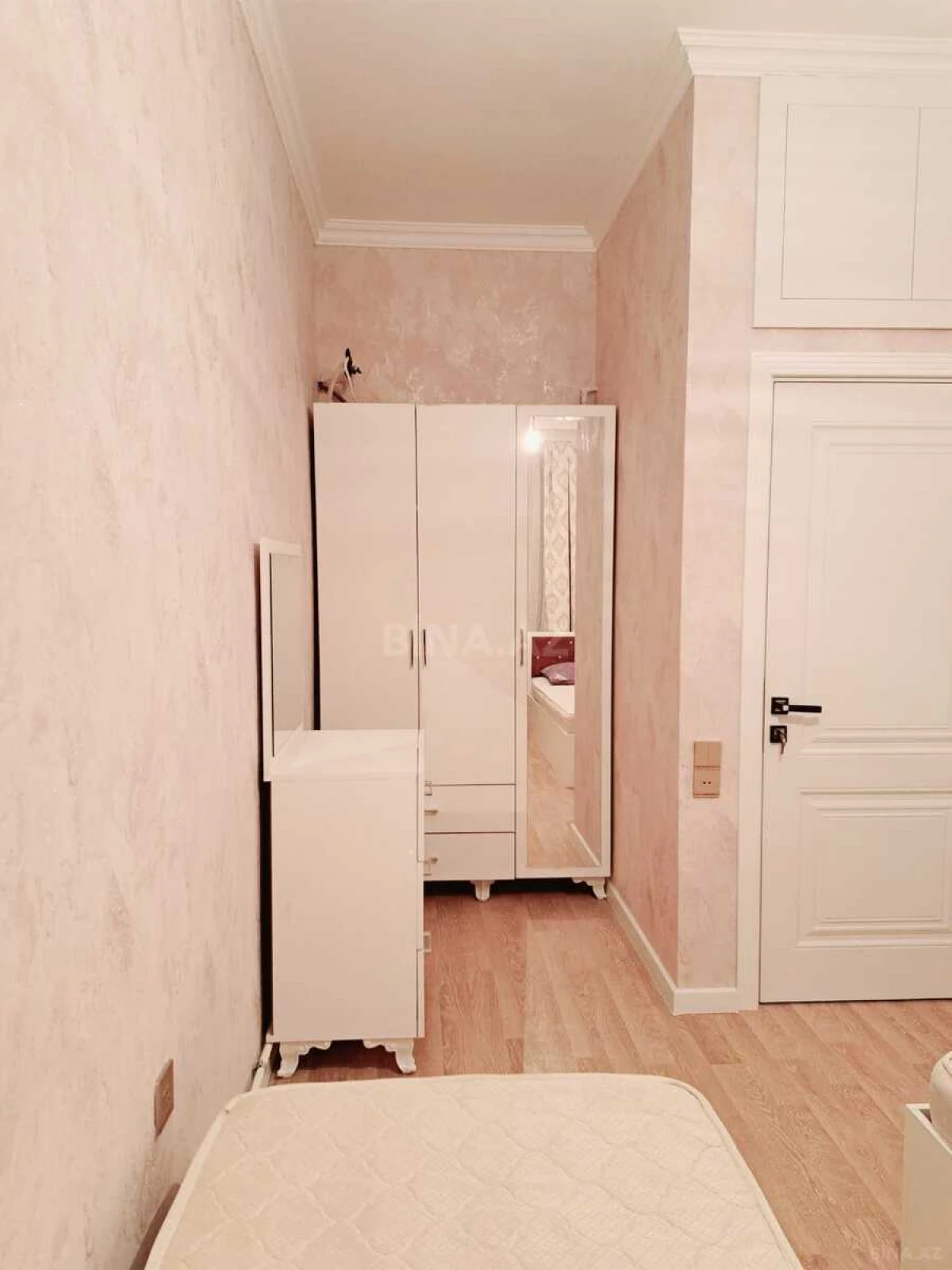 Kirayə verilir 3 otaqlı mənzil 102 m²