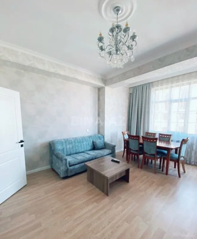 Kirayə verilir 3 otaqlı mənzil 102 m²