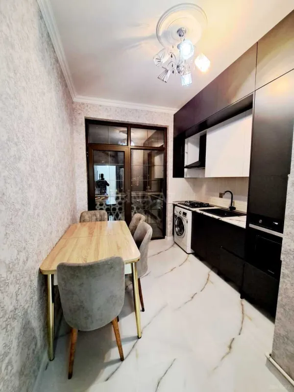 Kirayə verilir 3 otaqlı mənzil 102 m²