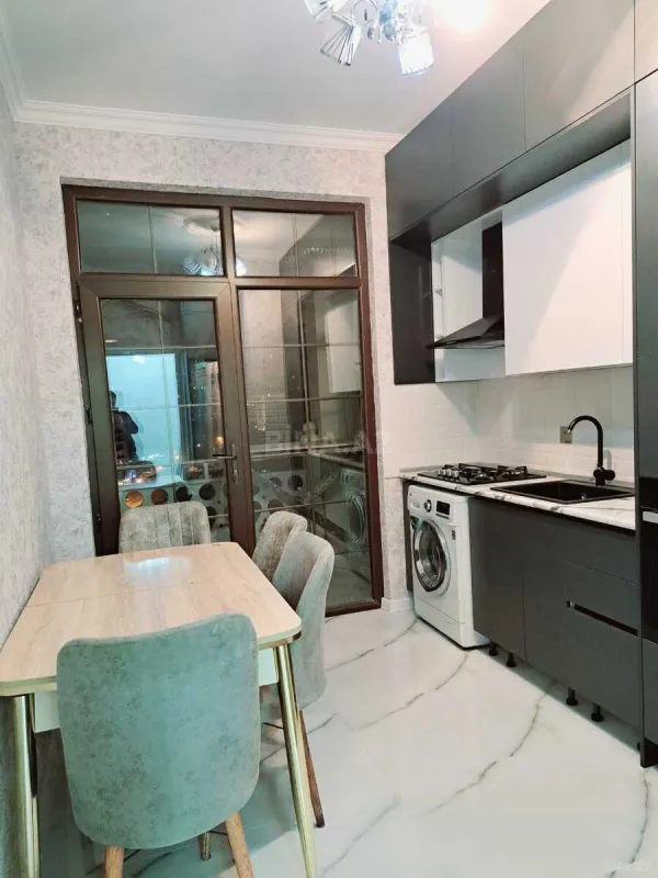 Kirayə verilir 3 otaqlı mənzil 102 m²
