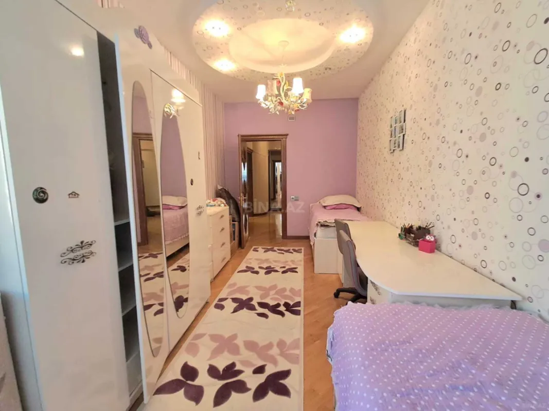 Kirayə verilir 3 otaqlı mənzil 135 m²