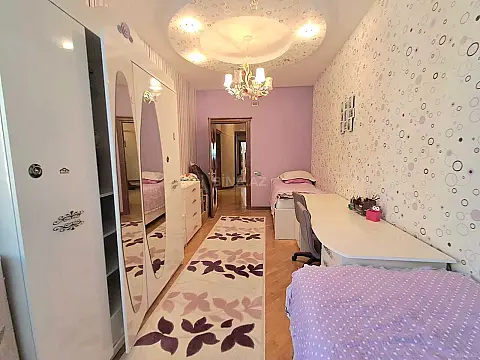 Kirayə verilir 3 otaqlı mənzil 135 m²