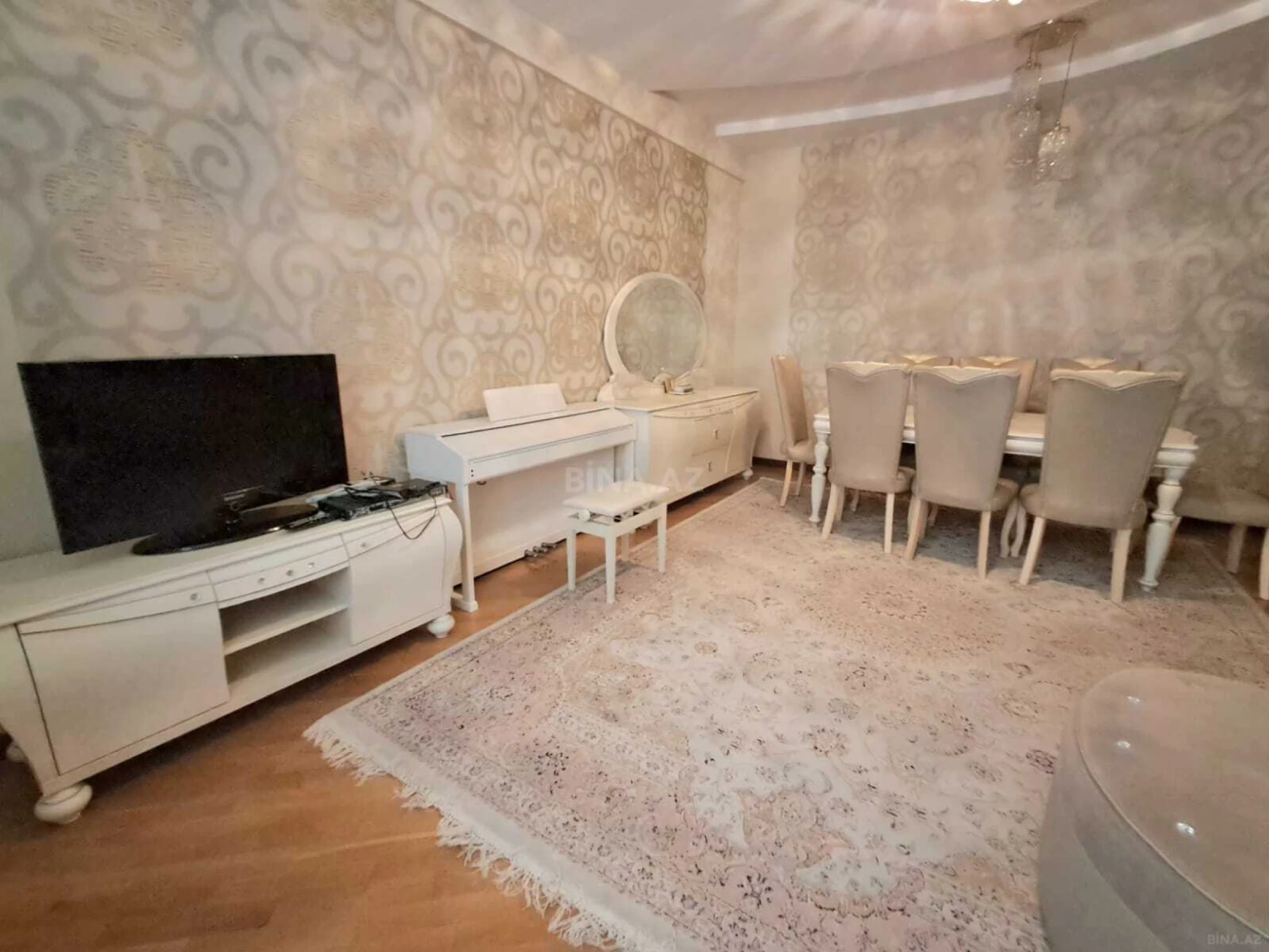 Kirayə verilir 3 otaqlı mənzil 135 m²