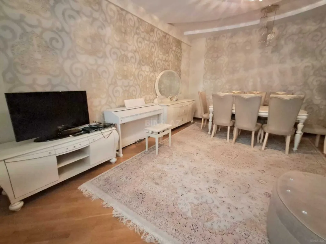 Kirayə verilir 3 otaqlı mənzil 135 m²