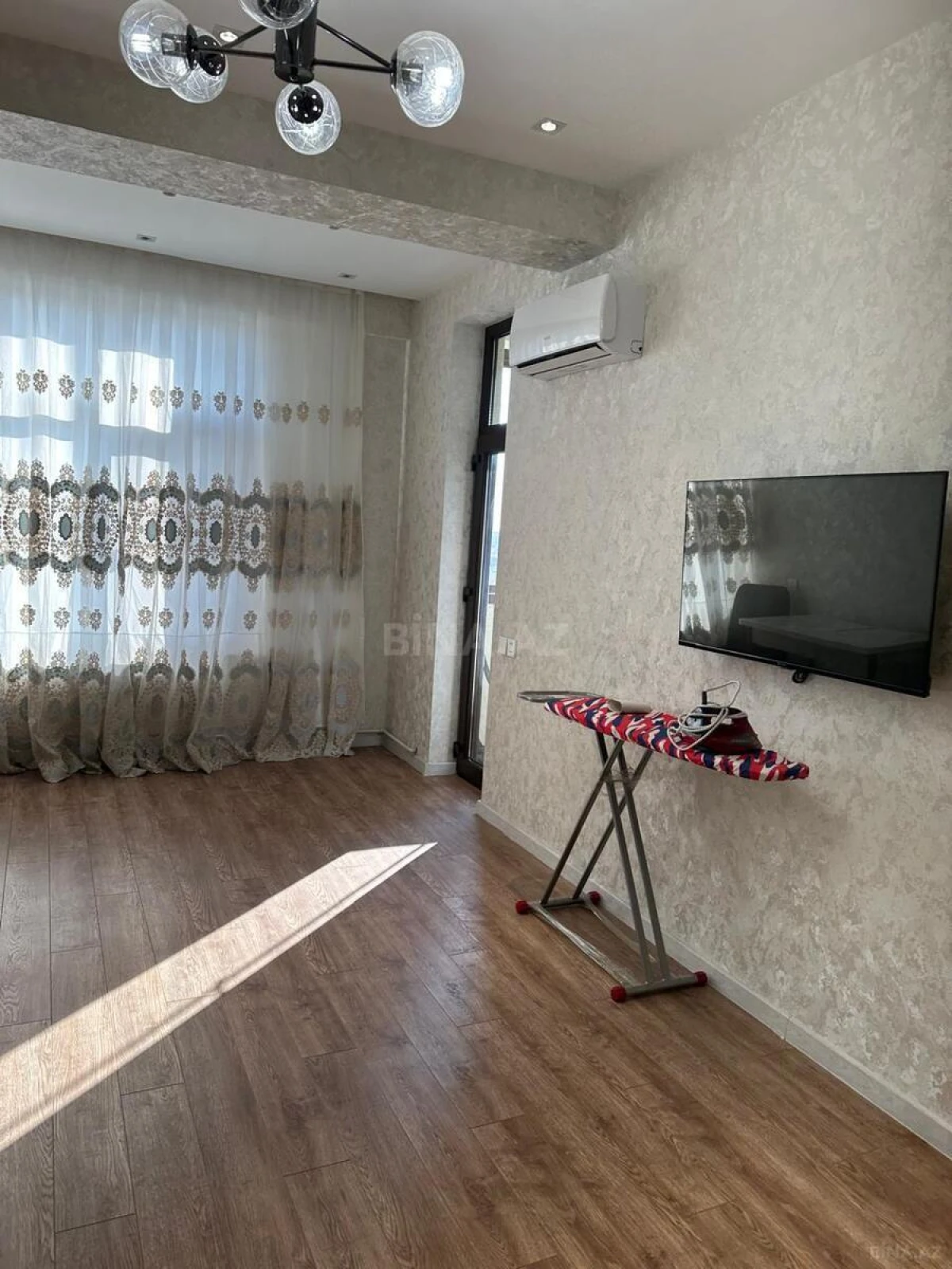 Kirayə verilir 2 otaqlı mənzil 65 m²