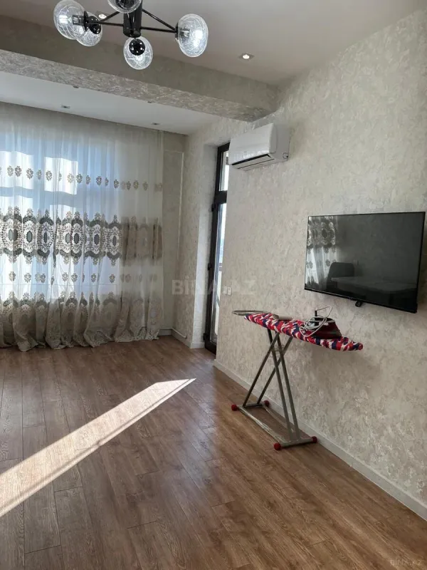 Kirayə verilir 2 otaqlı mənzil 65 m²