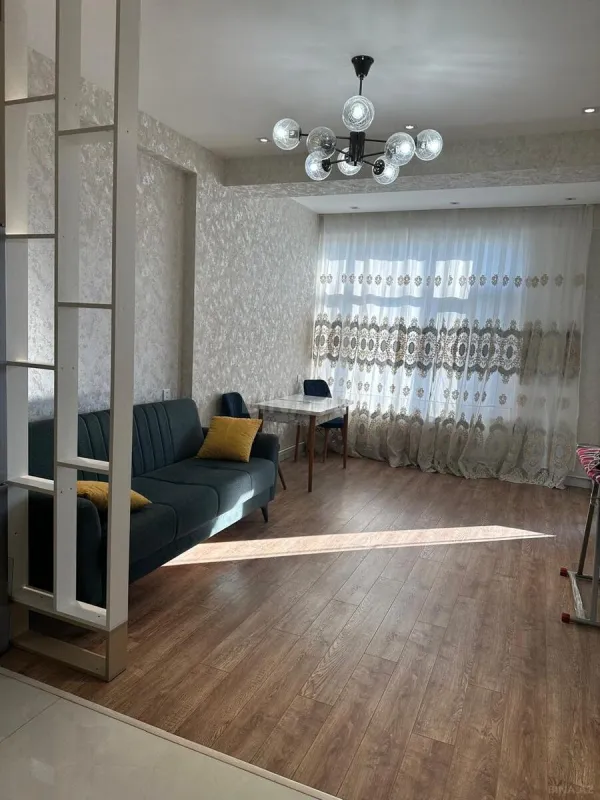 Kirayə verilir 2 otaqlı mənzil 65 m²