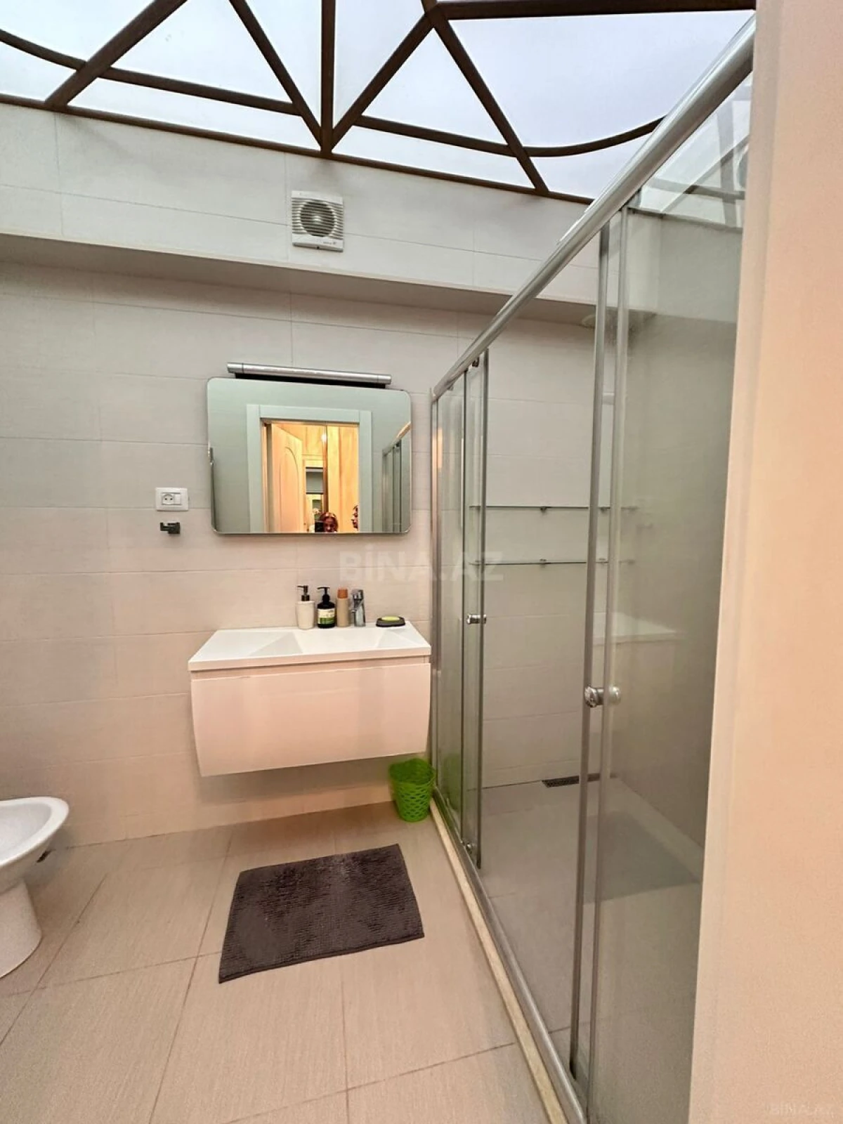 Kirayə verilir 3 otaqlı mənzil 100 m²