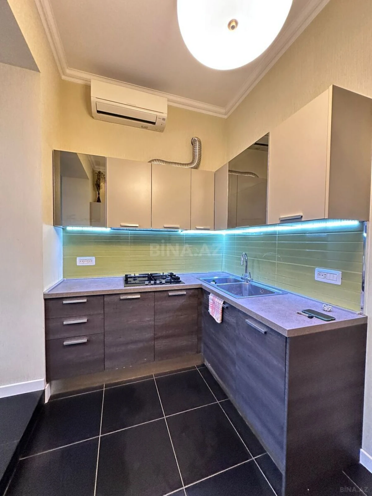 Kirayə verilir 3 otaqlı mənzil 100 m²