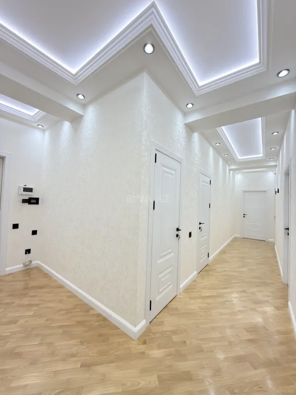 Satılır 3 otaqlı mənzil 102 m²