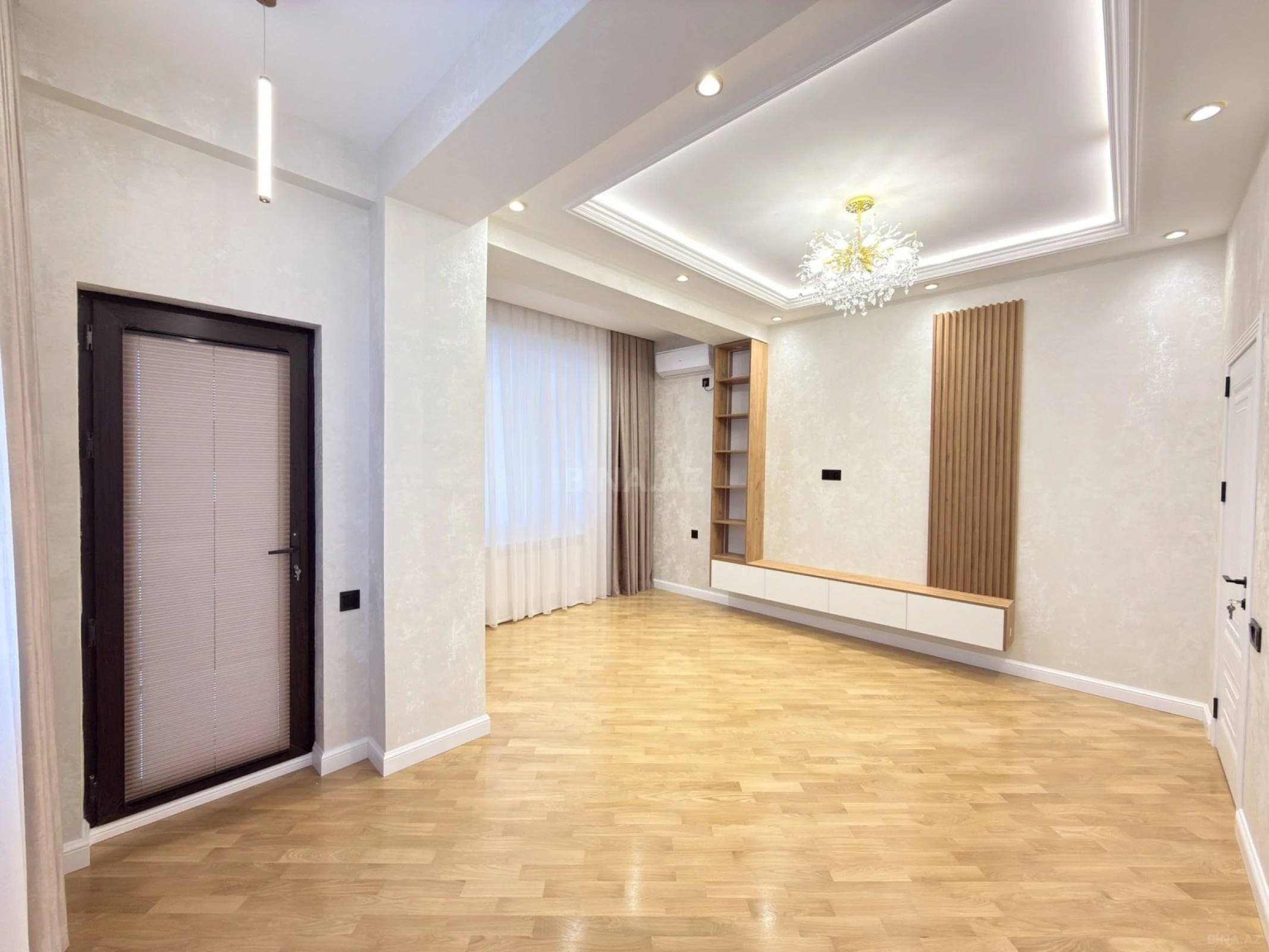 Satılır 3 otaqlı mənzil 102 m²