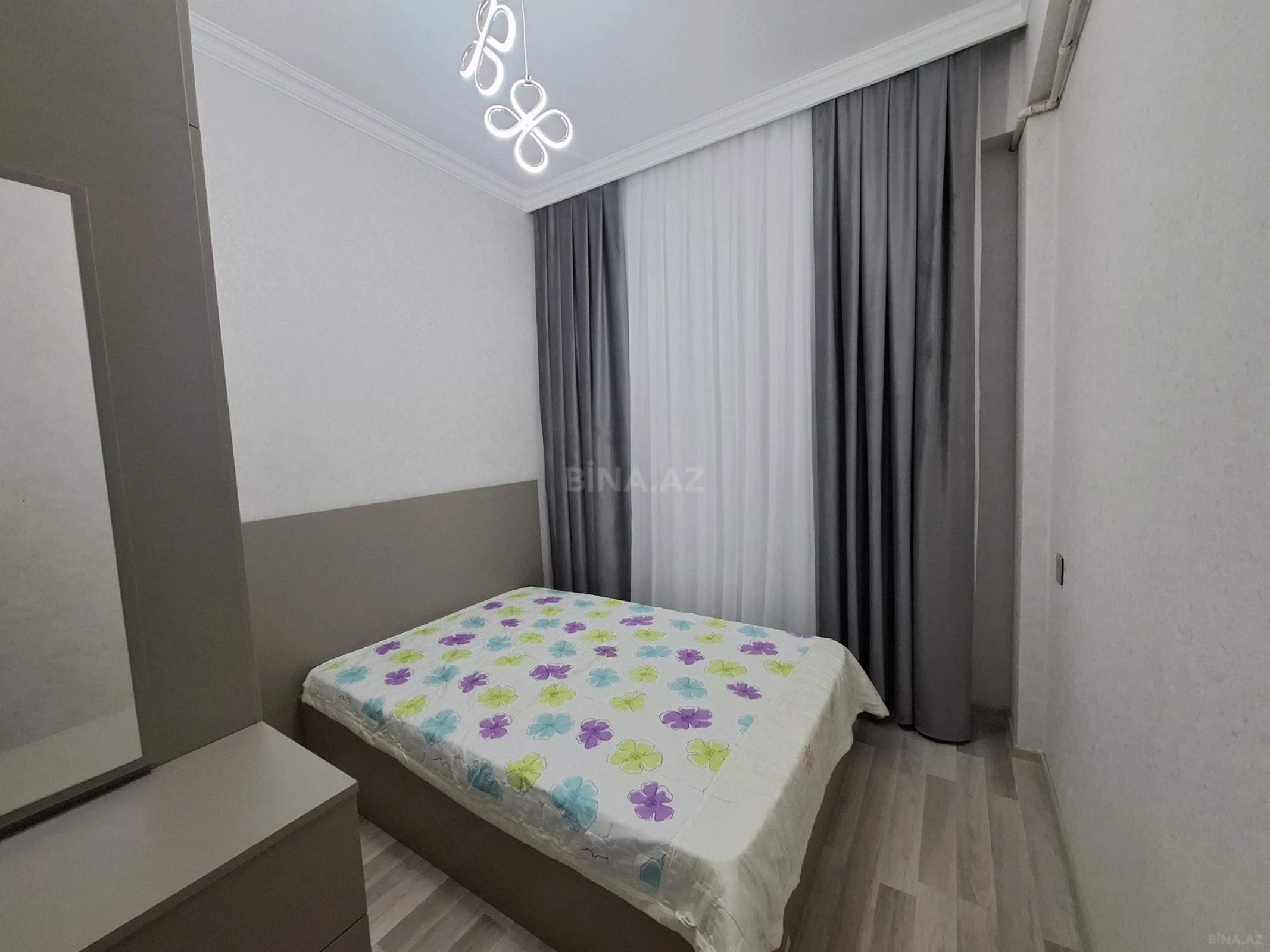 Satılır 2 otaqlı mənzil 57 m²
