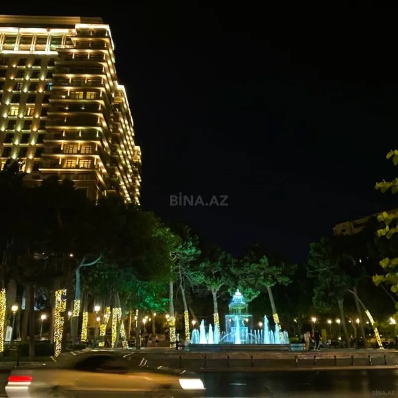 Satılır 4 otaqlı mənzil 180 m²