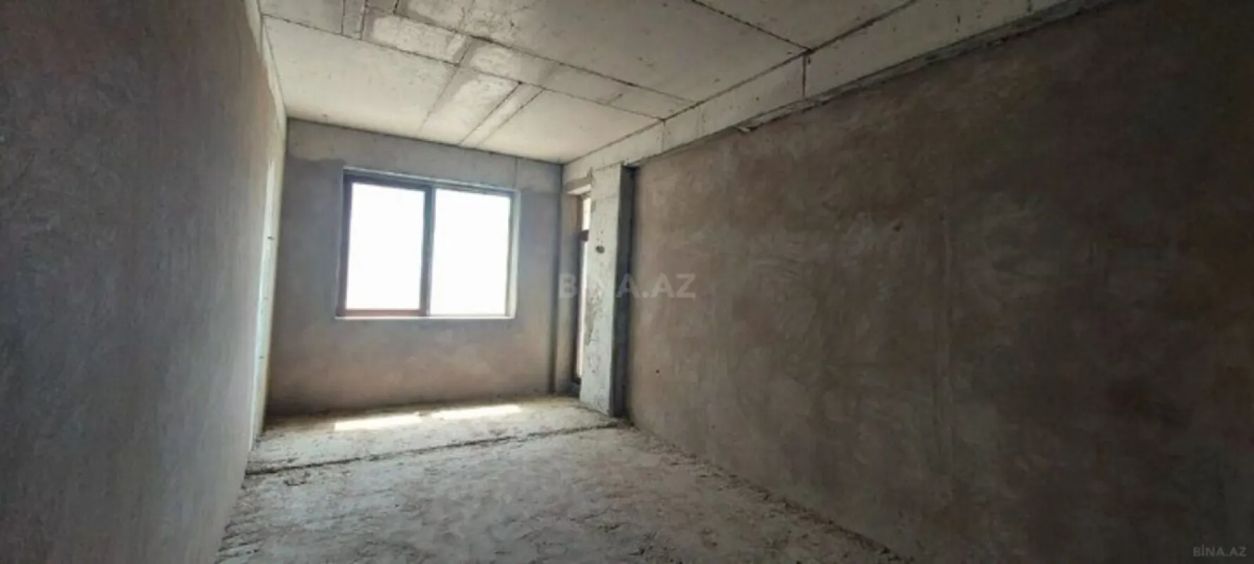 Satılır 4 otaqlı mənzil 180 m²
