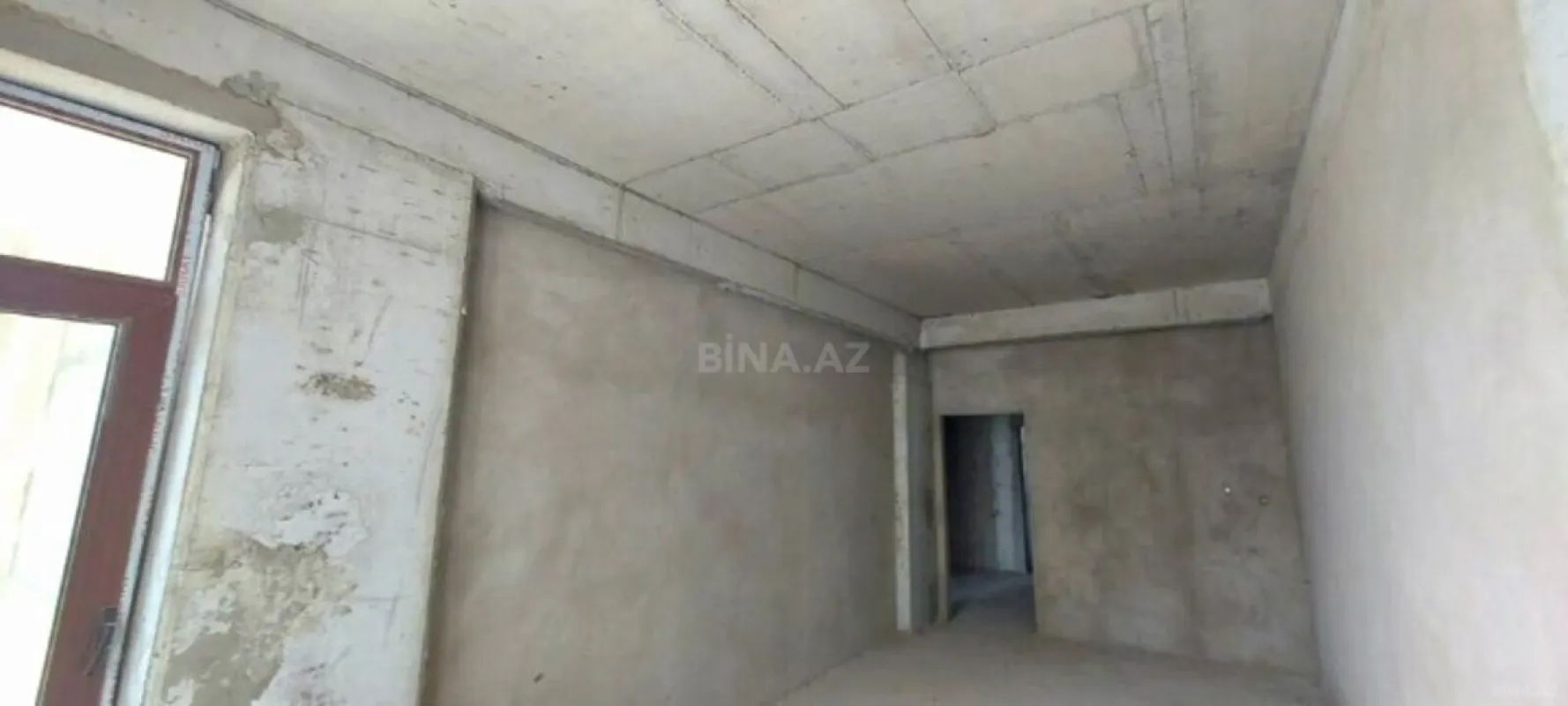 Satılır 4 otaqlı mənzil 180 m²