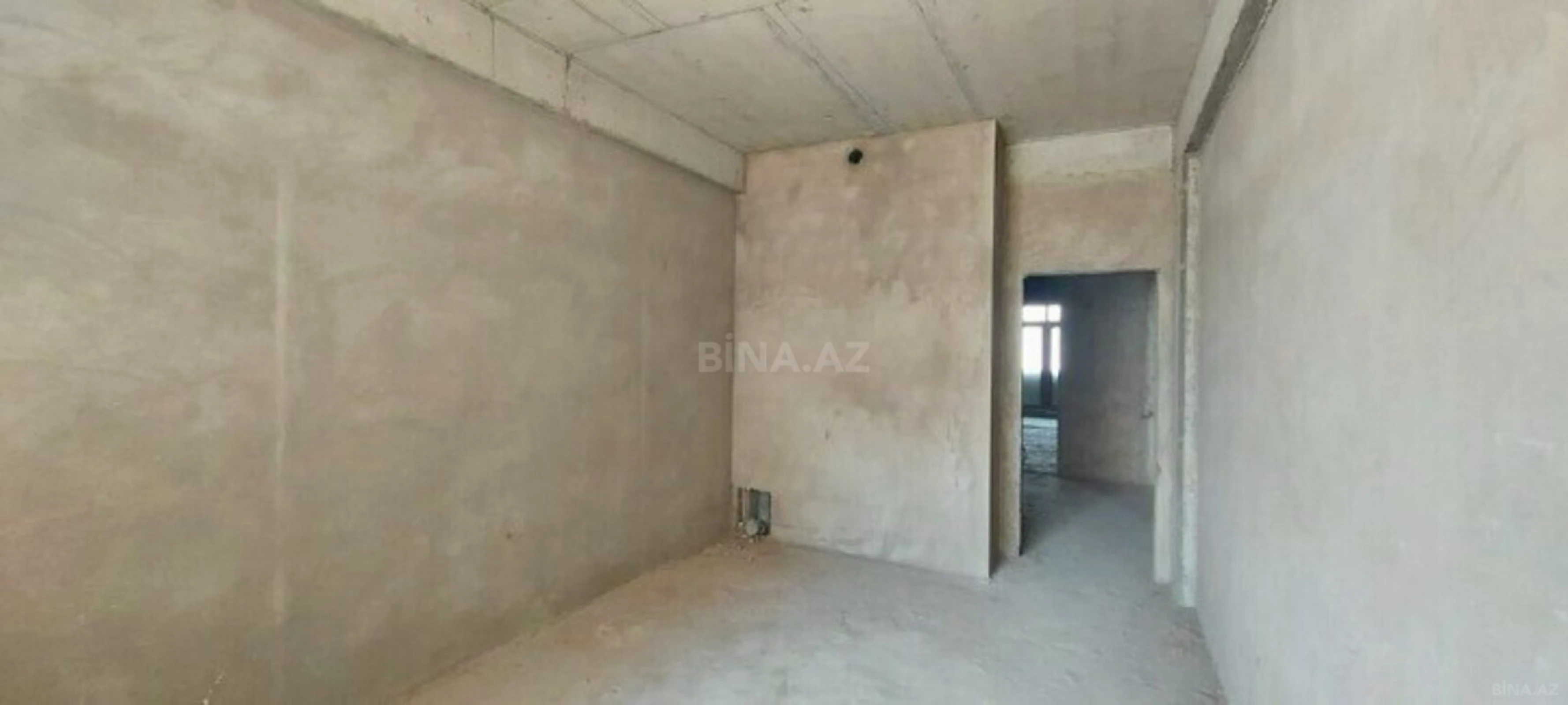Satılır 4 otaqlı mənzil 180 m²