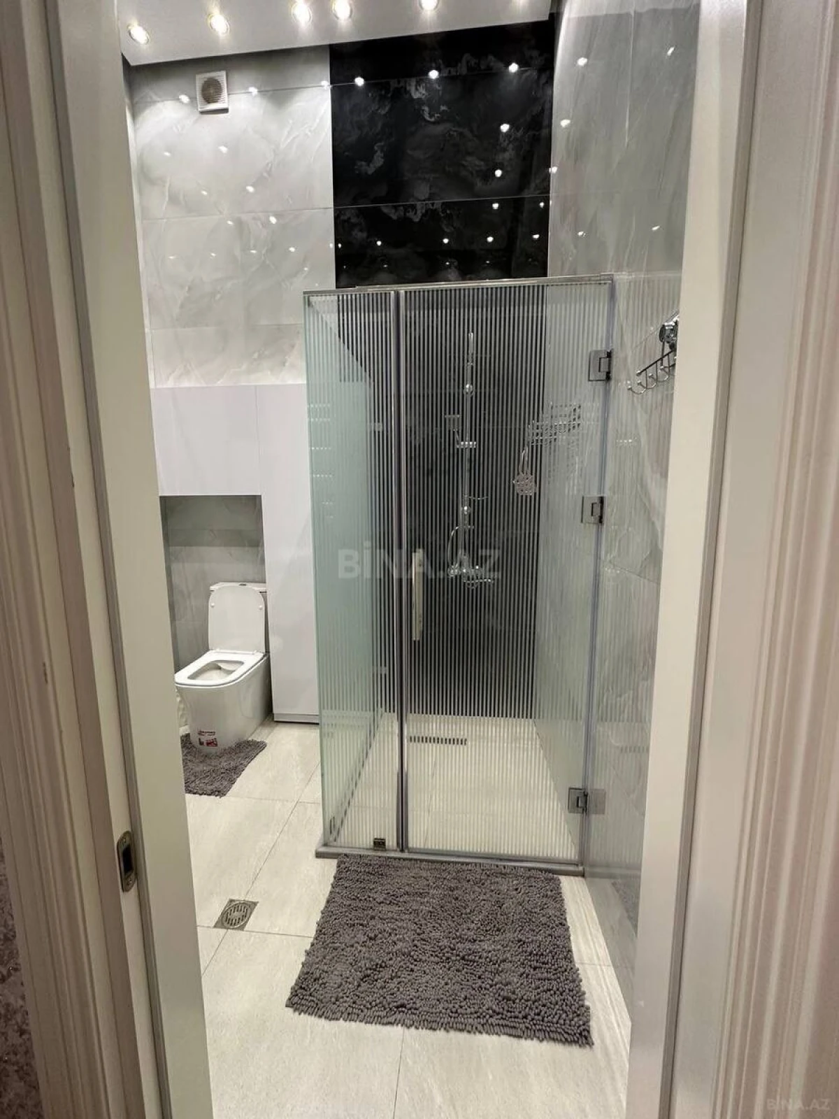 Kirayə verilir 2 otaqlı mənzil 70 m²