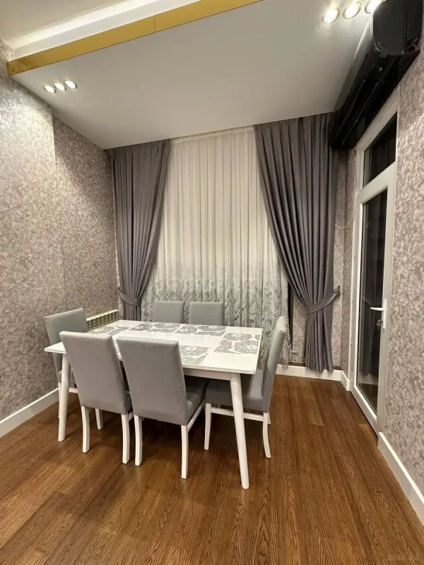 Kirayə verilir 2 otaqlı mənzil 70 m²