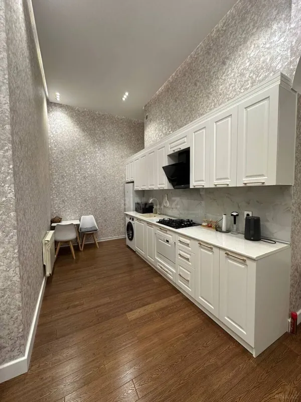 Kirayə verilir 2 otaqlı mənzil 70 m²