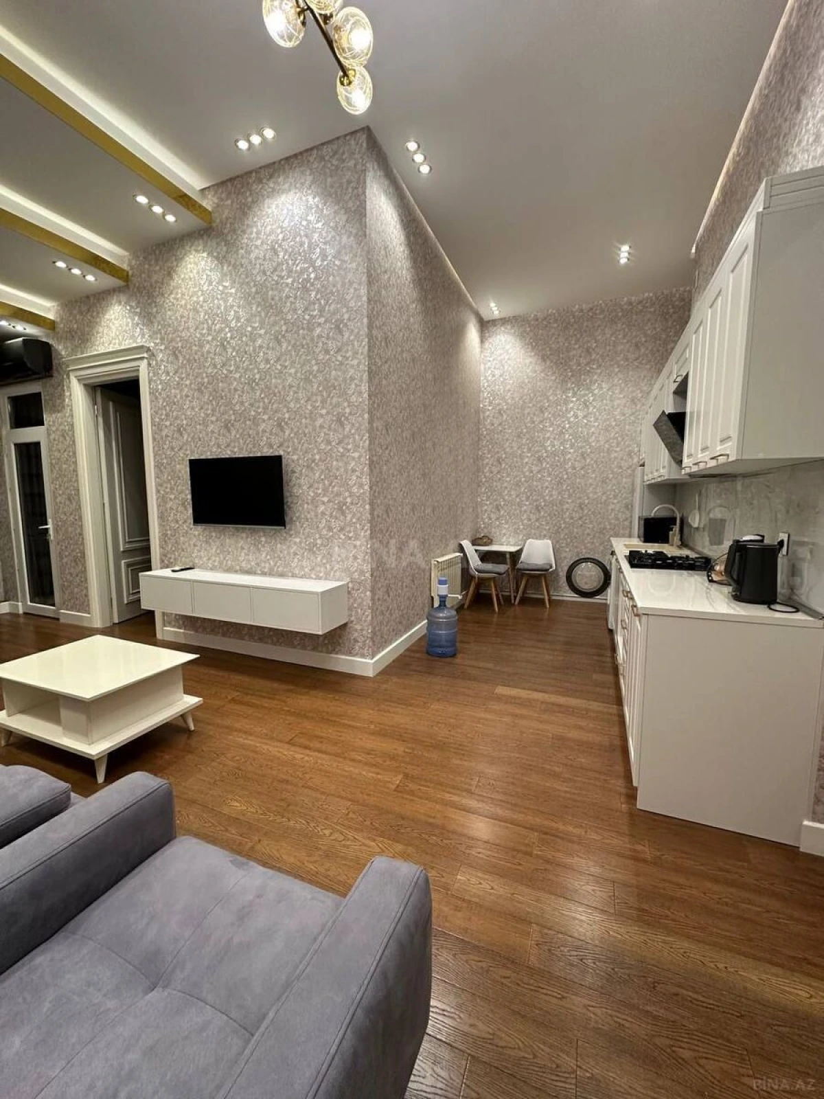 Kirayə verilir 2 otaqlı mənzil 70 m²