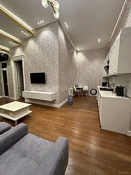 Kirayə verilir 2 otaqlı mənzil 70 m²