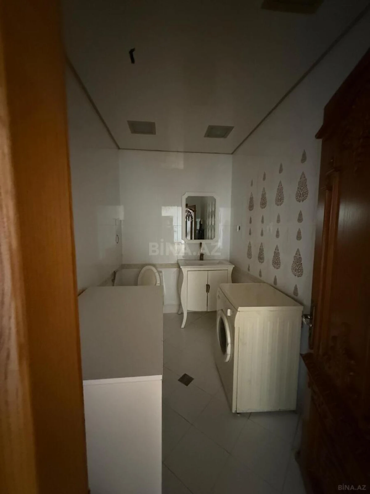 Kirayə verilir 3 otaqlı mənzil 160 m²