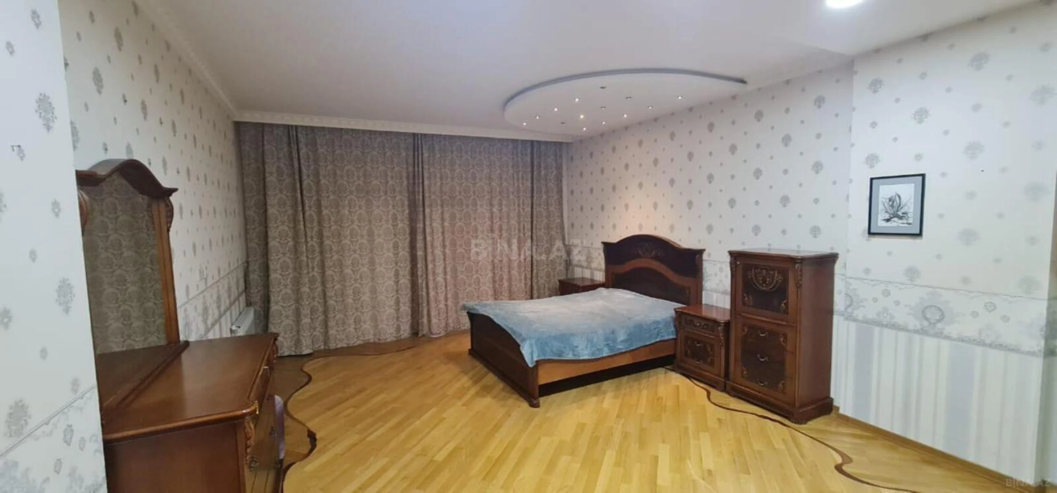 Kirayə verilir 3 otaqlı mənzil 160 m²