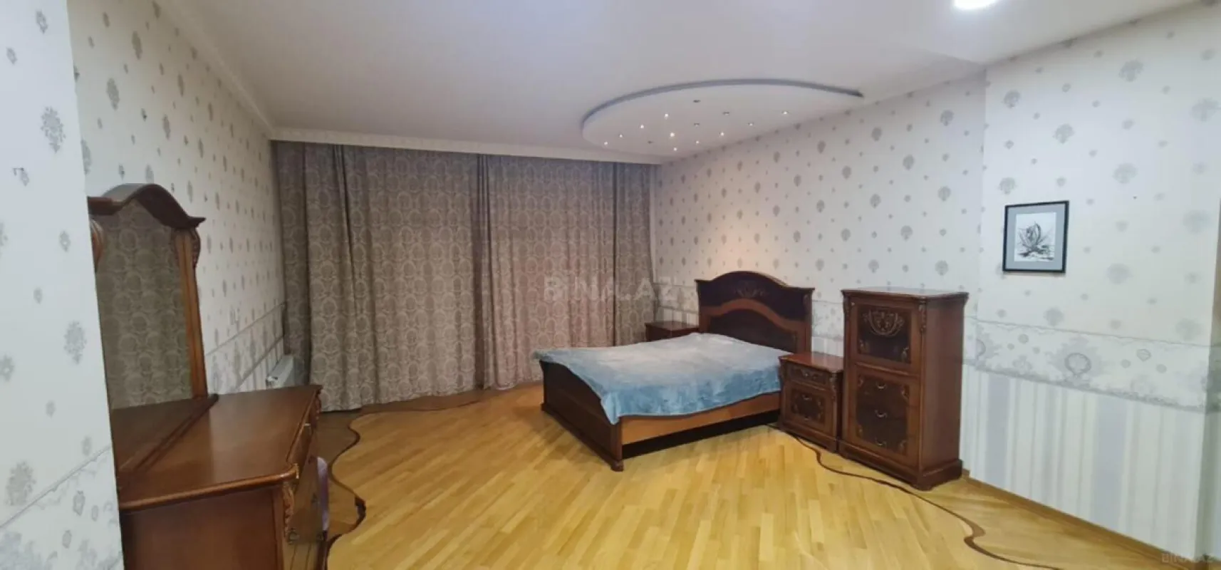 Kirayə verilir 3 otaqlı mənzil 160 m²