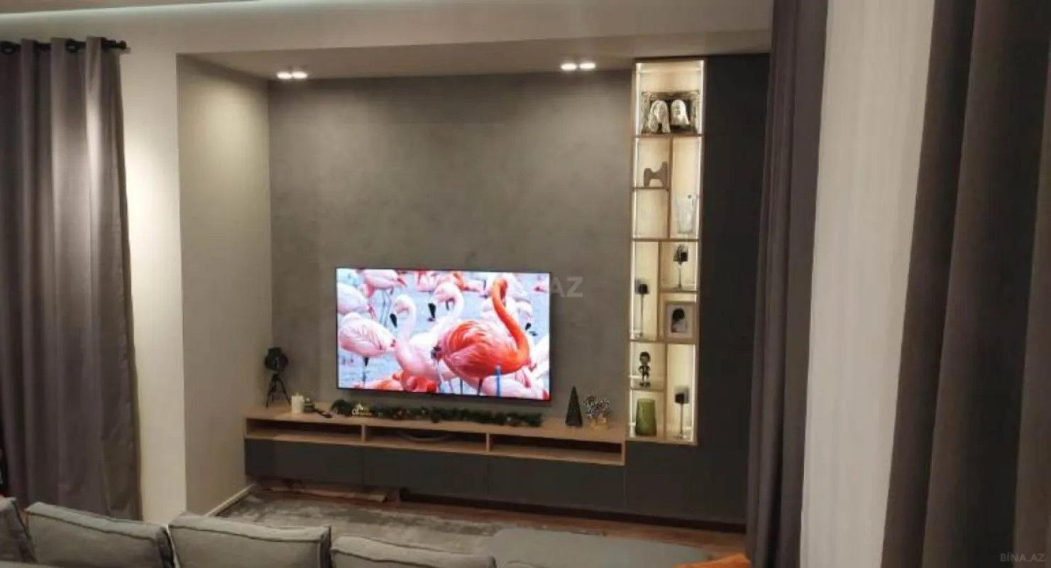 Satılır 3 otaqlı mənzil 130 m²