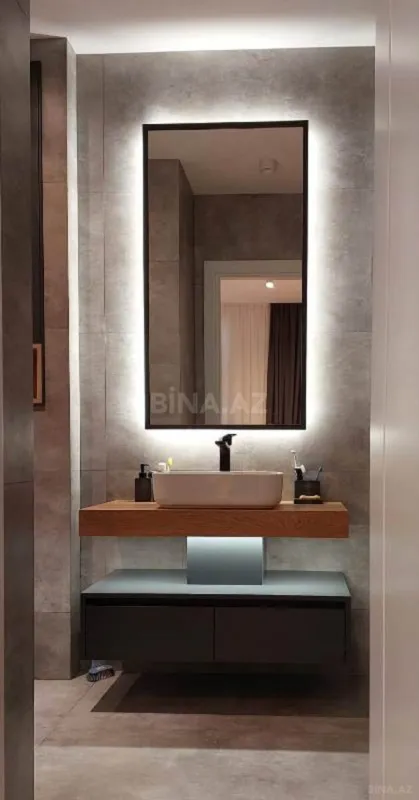 Satılır 3 otaqlı mənzil 130 m²