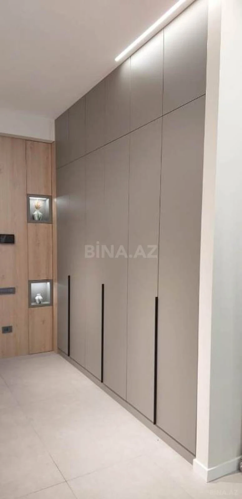Satılır 3 otaqlı mənzil 130 m²
