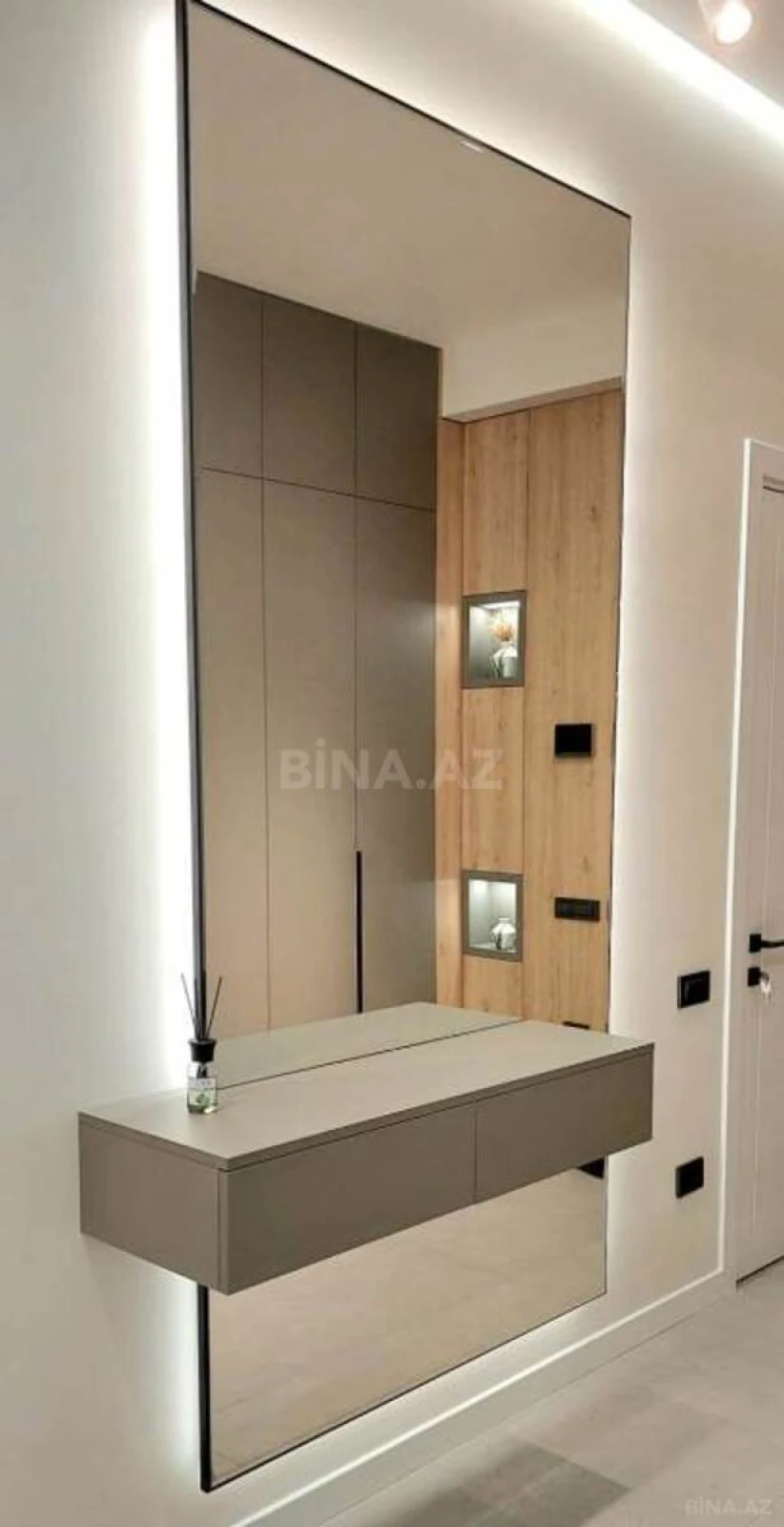 Satılır 3 otaqlı mənzil 130 m²