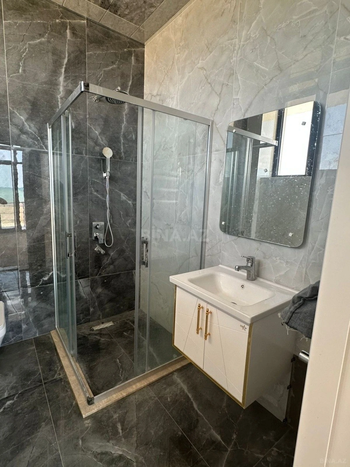 Satılır obyekt 540 m²