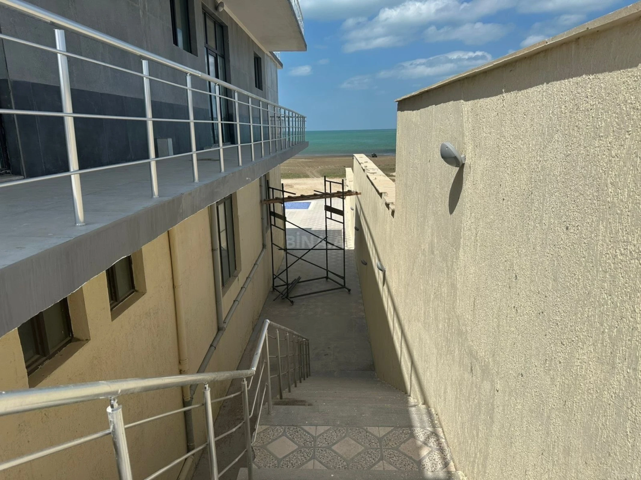 Satılır obyekt 540 m²