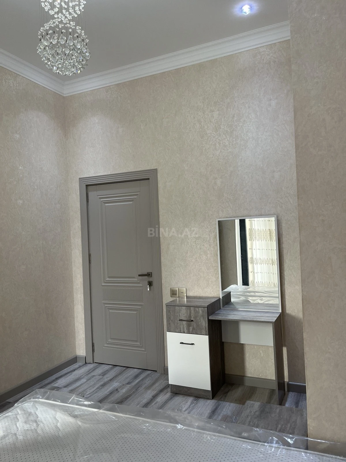 Kirayə verilir 2 otaqlı mənzil 60 m²