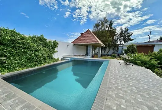 Satılır 5 otaqlı həyət evi 250 m²