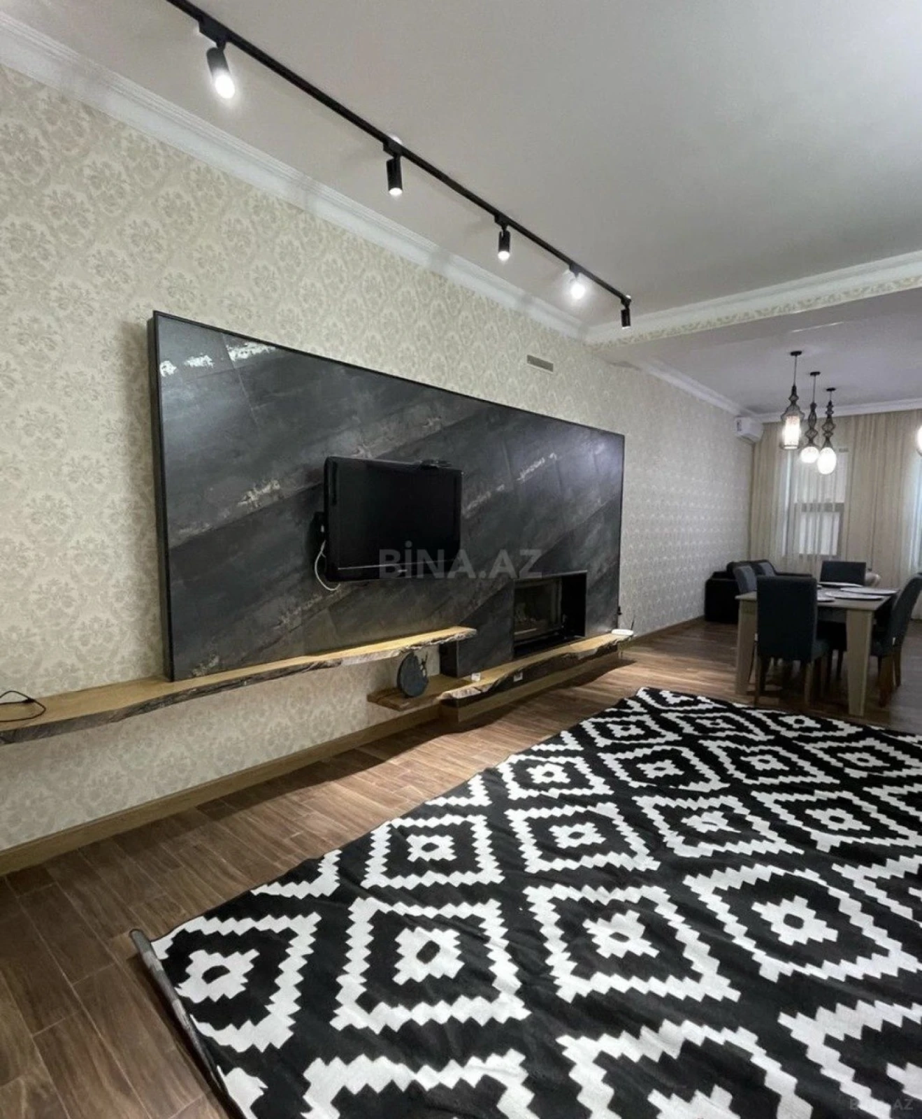 Satılır 5 otaqlı həyət evi 250 m²