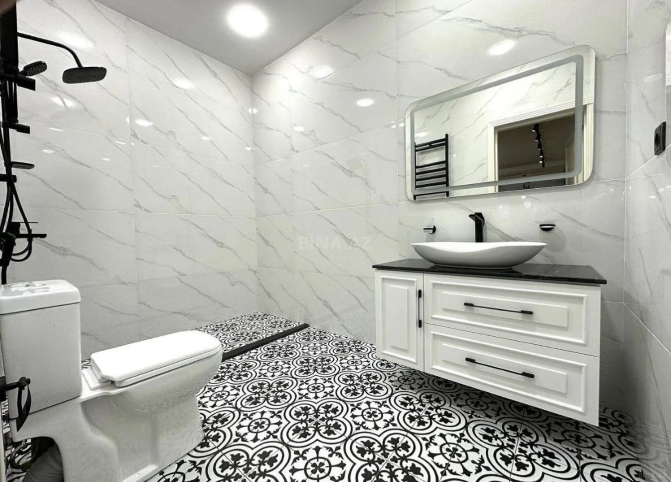 Satılır 5 otaqlı həyət evi 250 m²