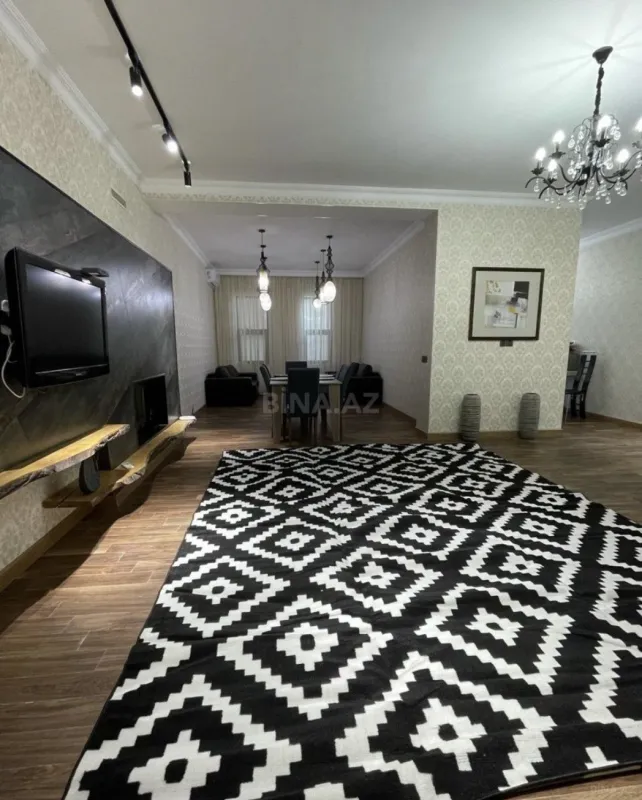 Satılır 5 otaqlı həyət evi 250 m²