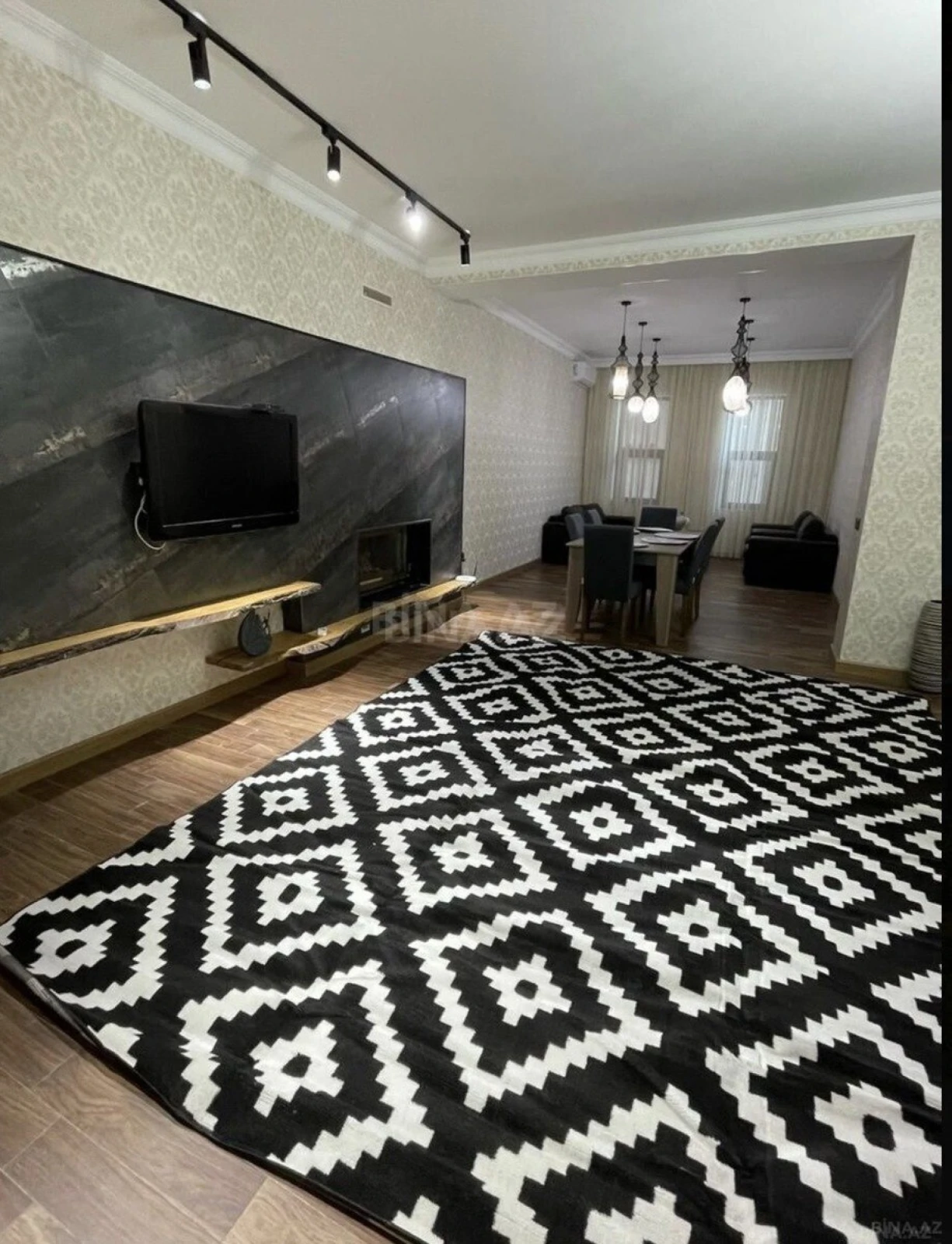 Satılır 5 otaqlı həyət evi 250 m²