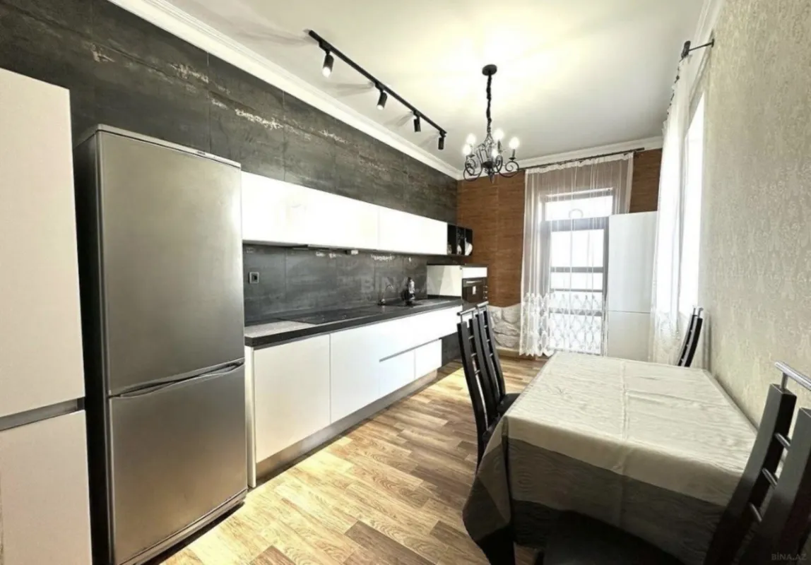 Satılır 5 otaqlı həyət evi 250 m²