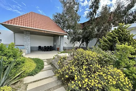 Satılır 5 otaqlı həyət evi 250 m²