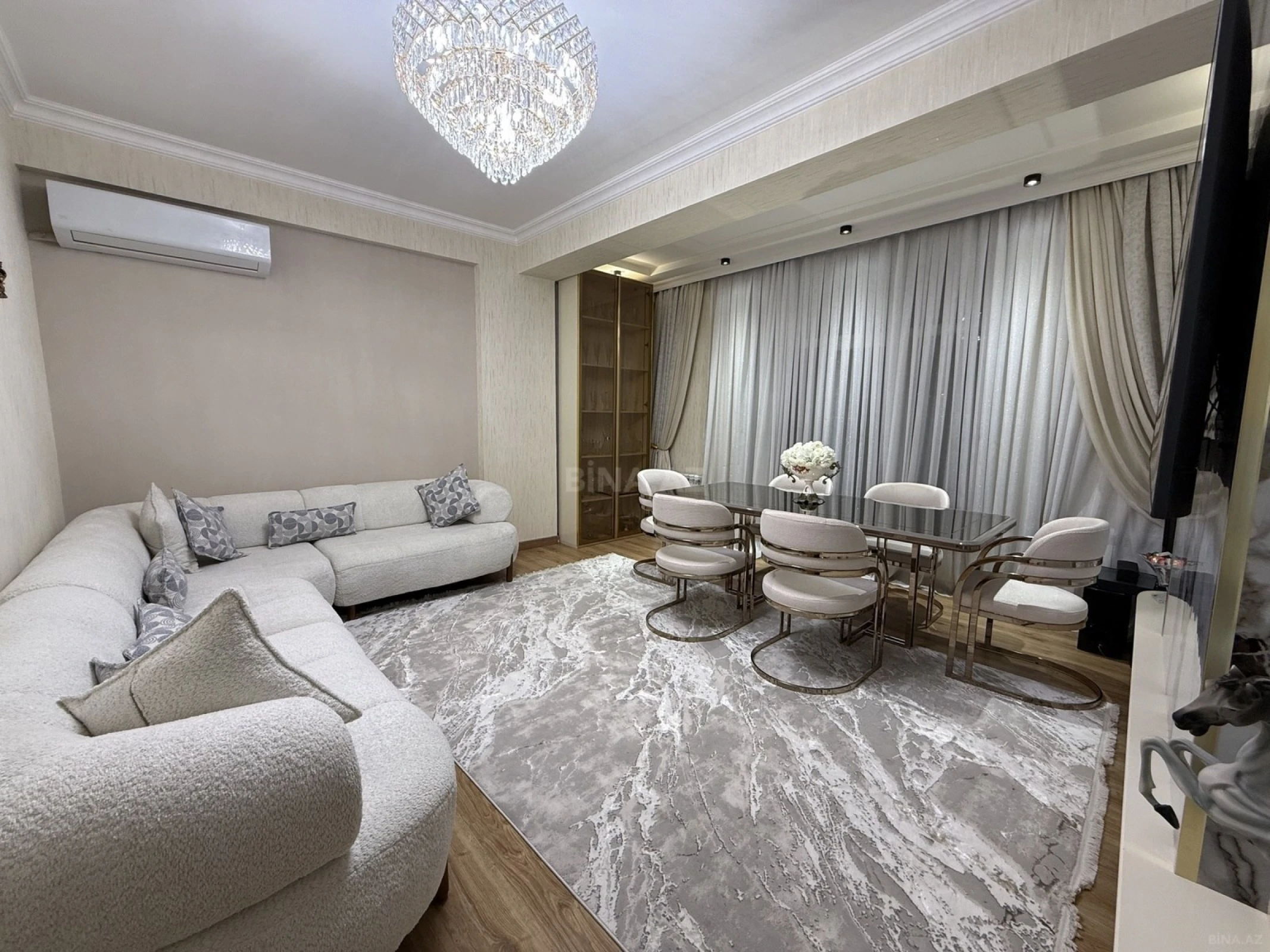 Satılır 2 otaqlı mənzil 90 m²