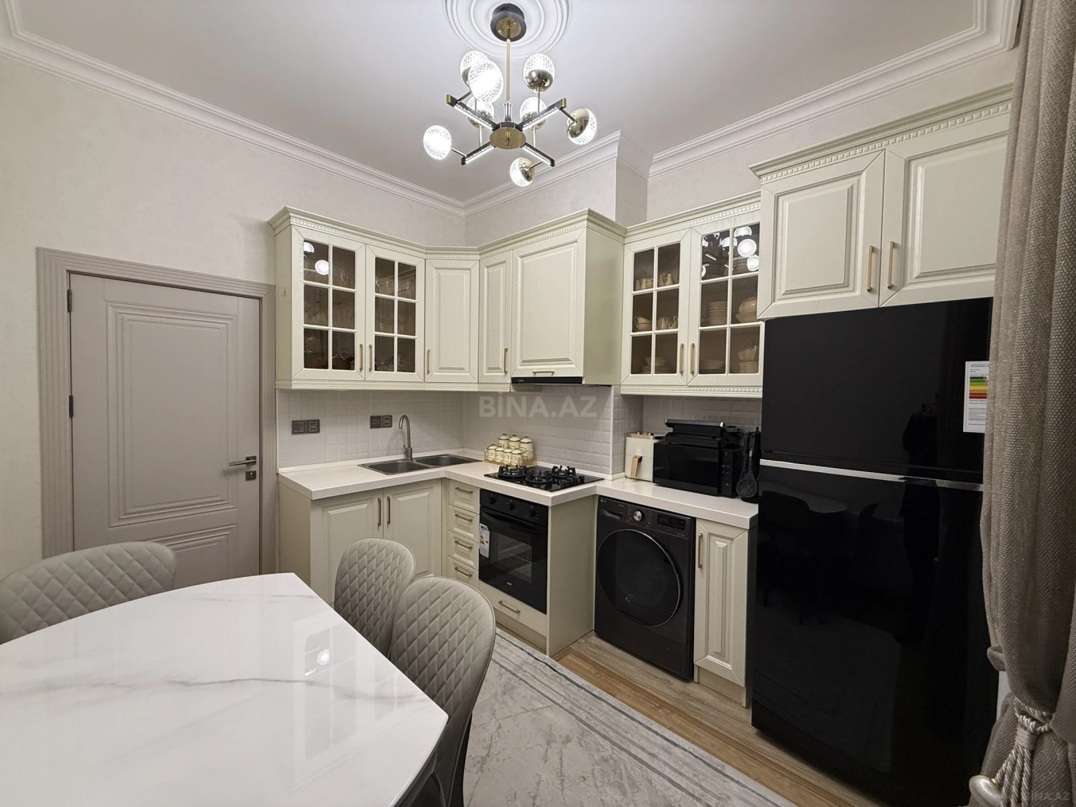 Satılır 2 otaqlı mənzil 90 m²