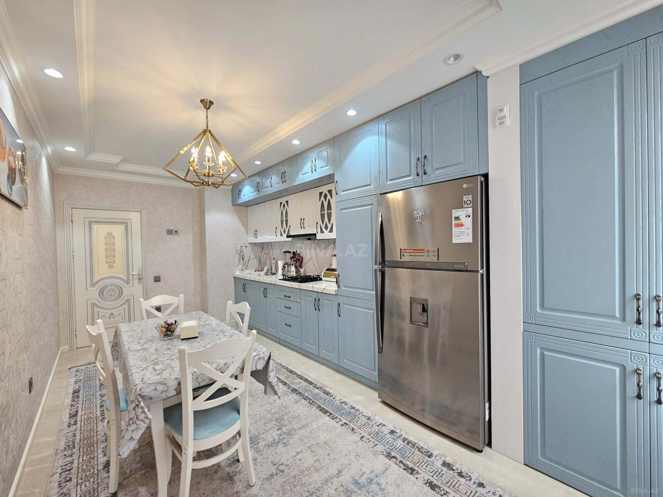 Satılır 3 otaqlı mənzil 127 m²