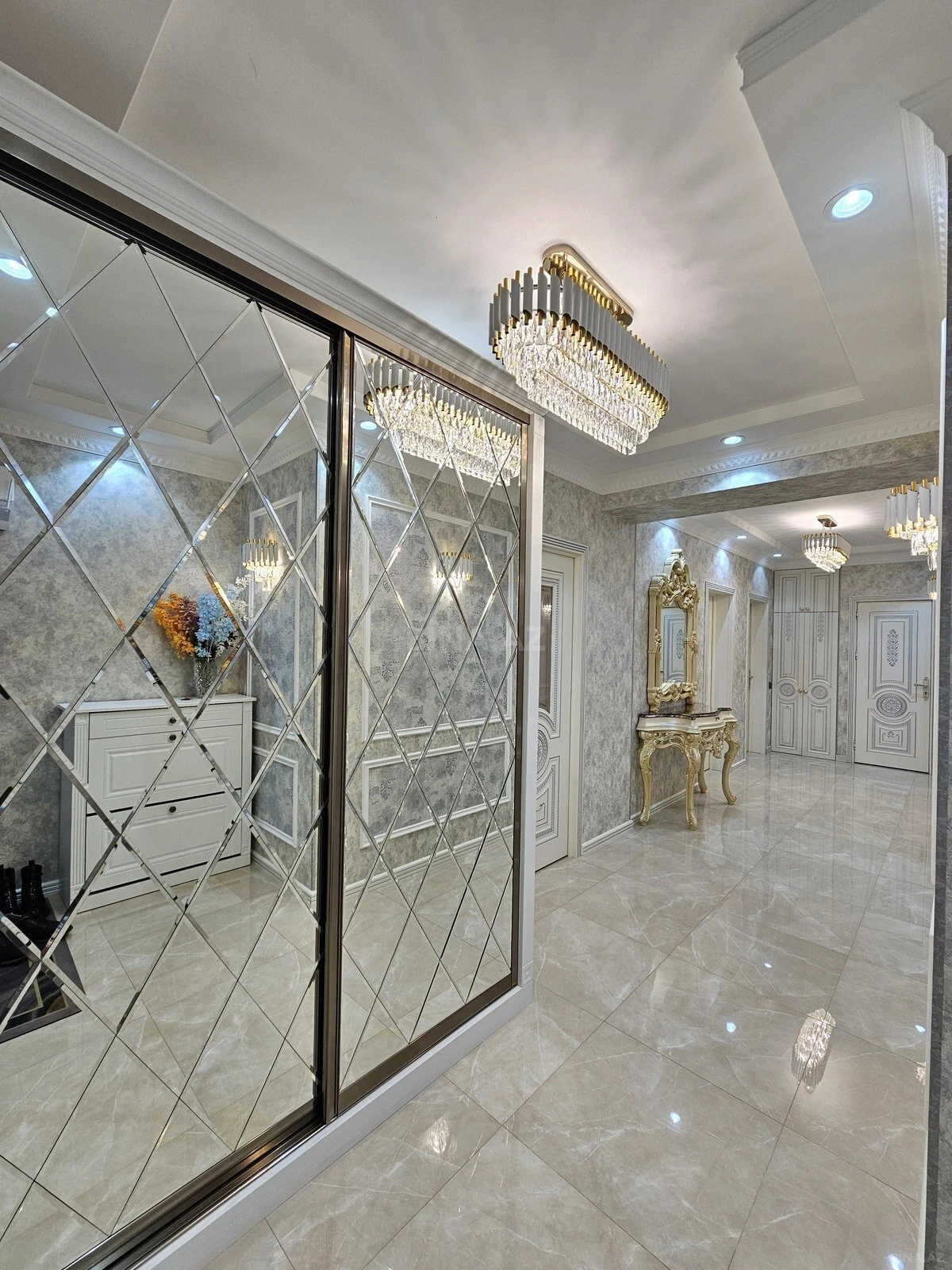 Satılır 3 otaqlı mənzil 127 m²