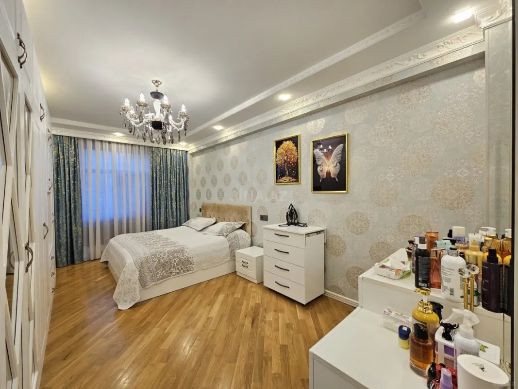 Satılır 3 otaqlı mənzil 127 m²
